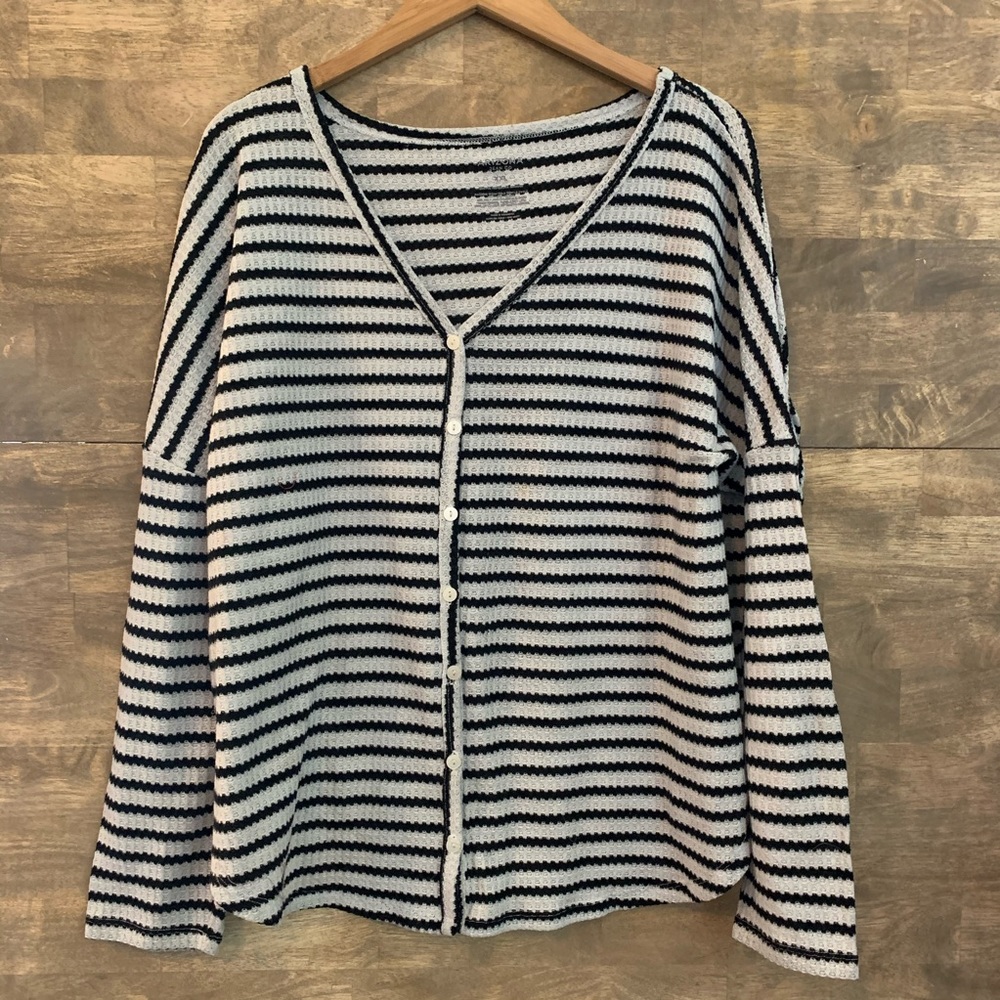 🖤4/25🖤 Black and White Striped Blouse